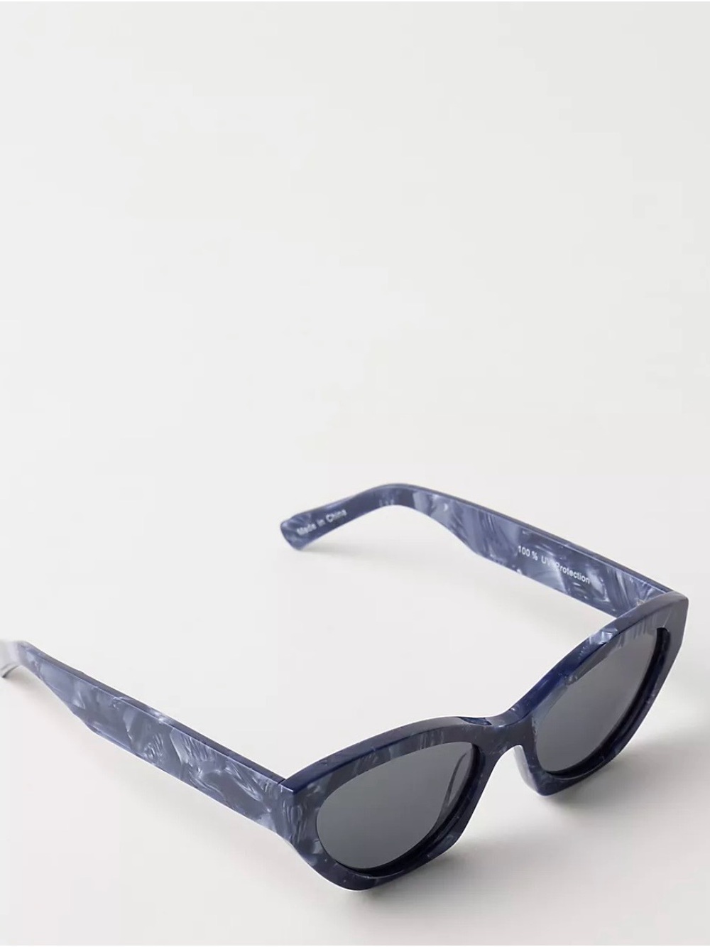 Brand New with Tags Free People Women's Cat-Eye Sunglasses - Navy and Black